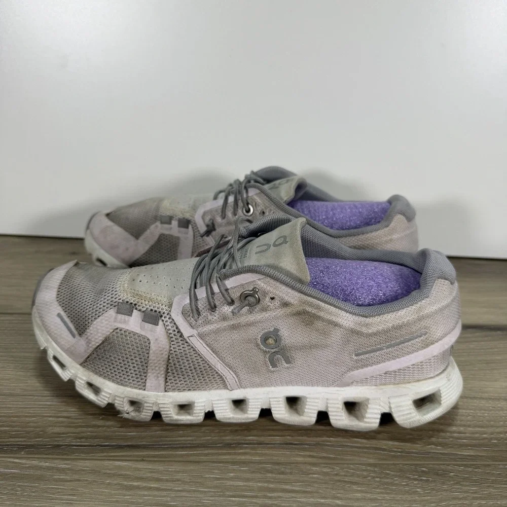 On Cloud 5 Running Shoes Womens Size 8 Lily Frost Purple Lavender